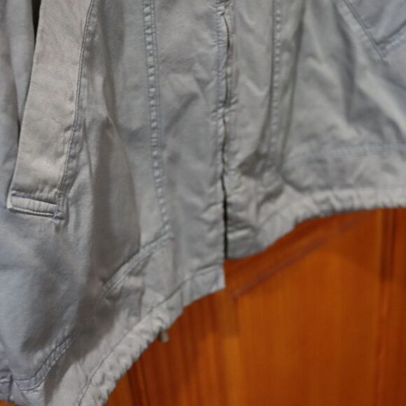 Vintage DKNY Classic Gray Utility Light Jacket Windbreaker Jacket Small - Picture 8 of 16